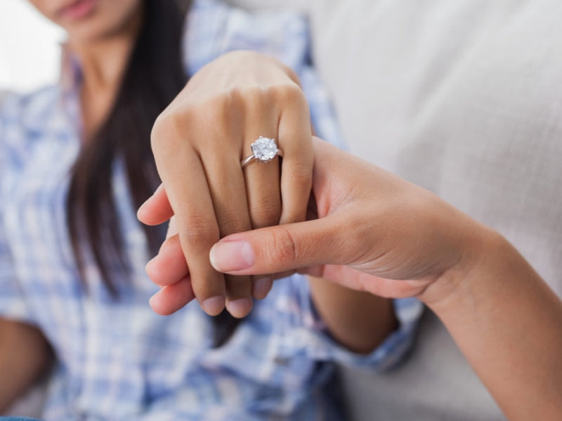 Your Guide to Choosing a Moissanite Engagement Ring