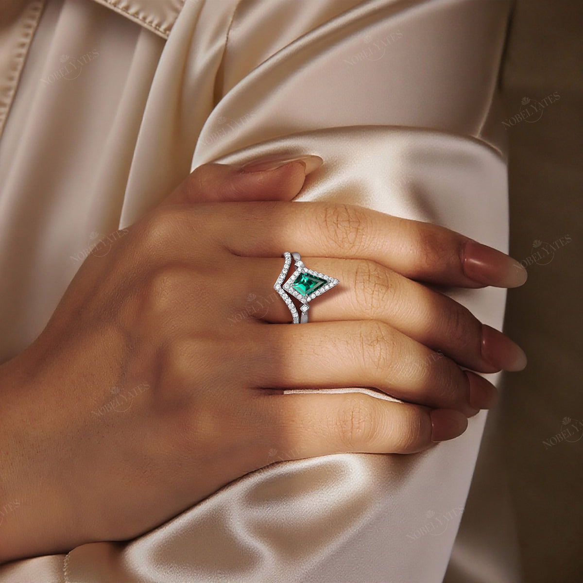 Kite Cut Lab Green Emerald Art Deco Engagement Ring Sets 2pcs